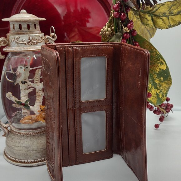 Women's Leather RFID Blocking Trifold Wallet with Embossed Design - Picture 4 of 7